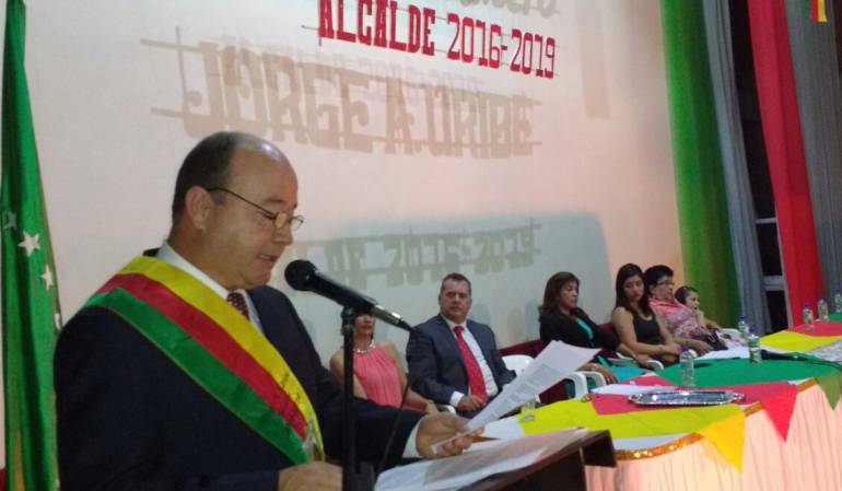 El alcalde de Quinchía fue el primero de los nuevos mandatarios en tomar posesión.
