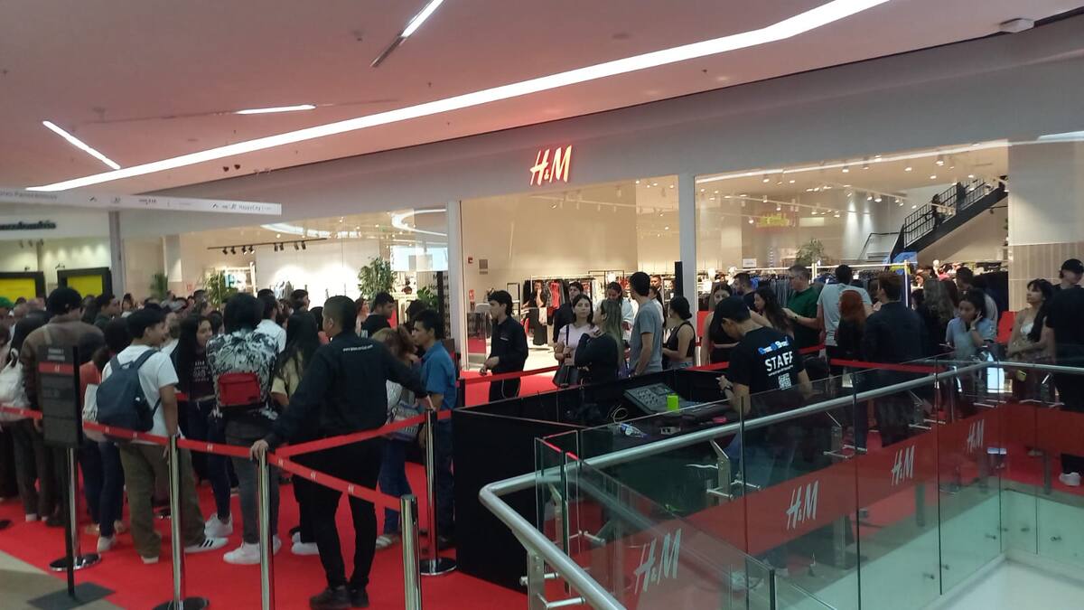 Largas filas por inauguración de H&M en Floridablanca