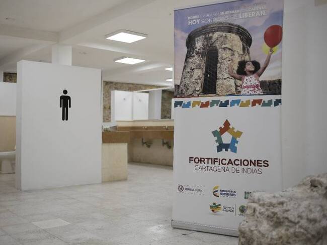 Entregan baños públicos en baluarte San Miguel de Cartagena