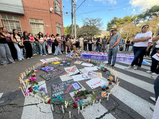 Plantón exigiendo justicia por feminicidio de Sharit Ciro
