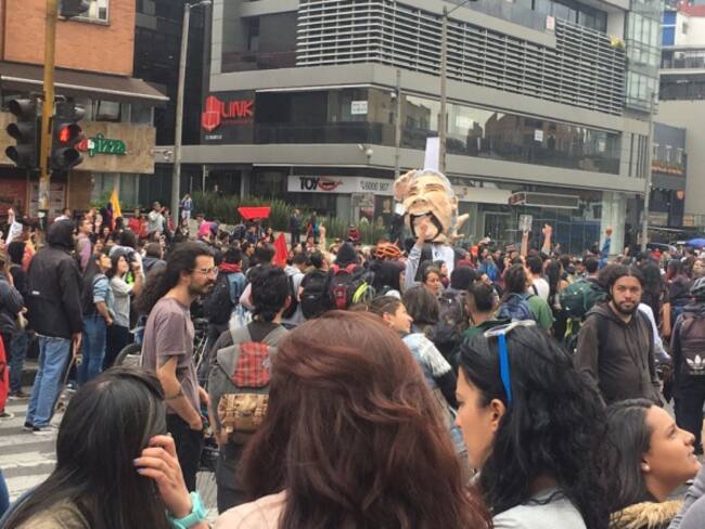 Estudiantes adelantan movilizaciones en varios puntos de Bogotá