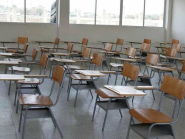 Estudiantes de I.E no certificadas terminarán año escolar en casa
