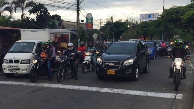 Para los conductores y peatones se ha vuelto molesta la mayor cantidad de motos circulando sin normas viales.
