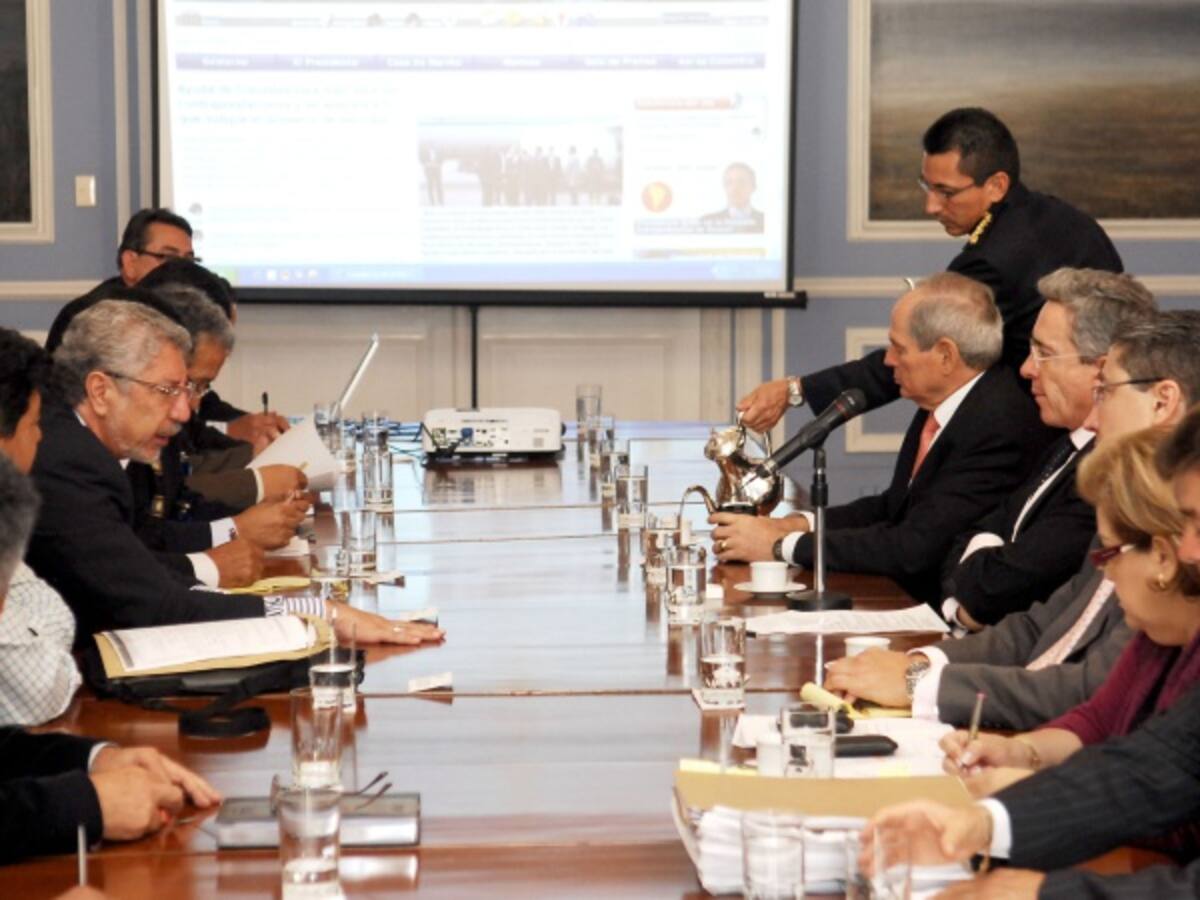 No vamos a condicionar el apoyo nuestro a la paz: Centrales Obreras