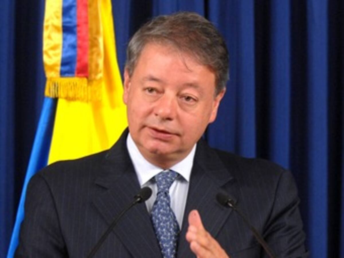 Colombia tiene información sobre dos campamentos de las Farc en Ecuador