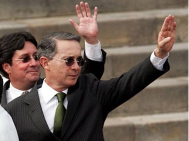 El exvicepresidente Francisco Santos asegura que el expresidente Uribe volverá a las urnas. Foto: Archivo