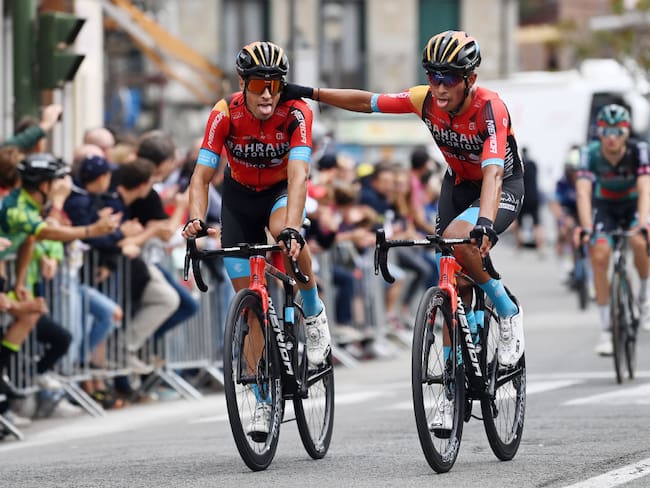 Mikel Landa y Santiago Buitrago trsa cruzar la meta en la etapa 20 de la Vuelta España (Photo by Tim de Waele/Getty Images)