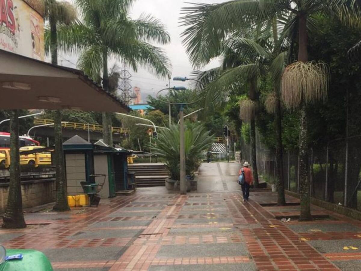 ¿Cómo se vivió la primera mañana del toque de queda extendido en Medellín?