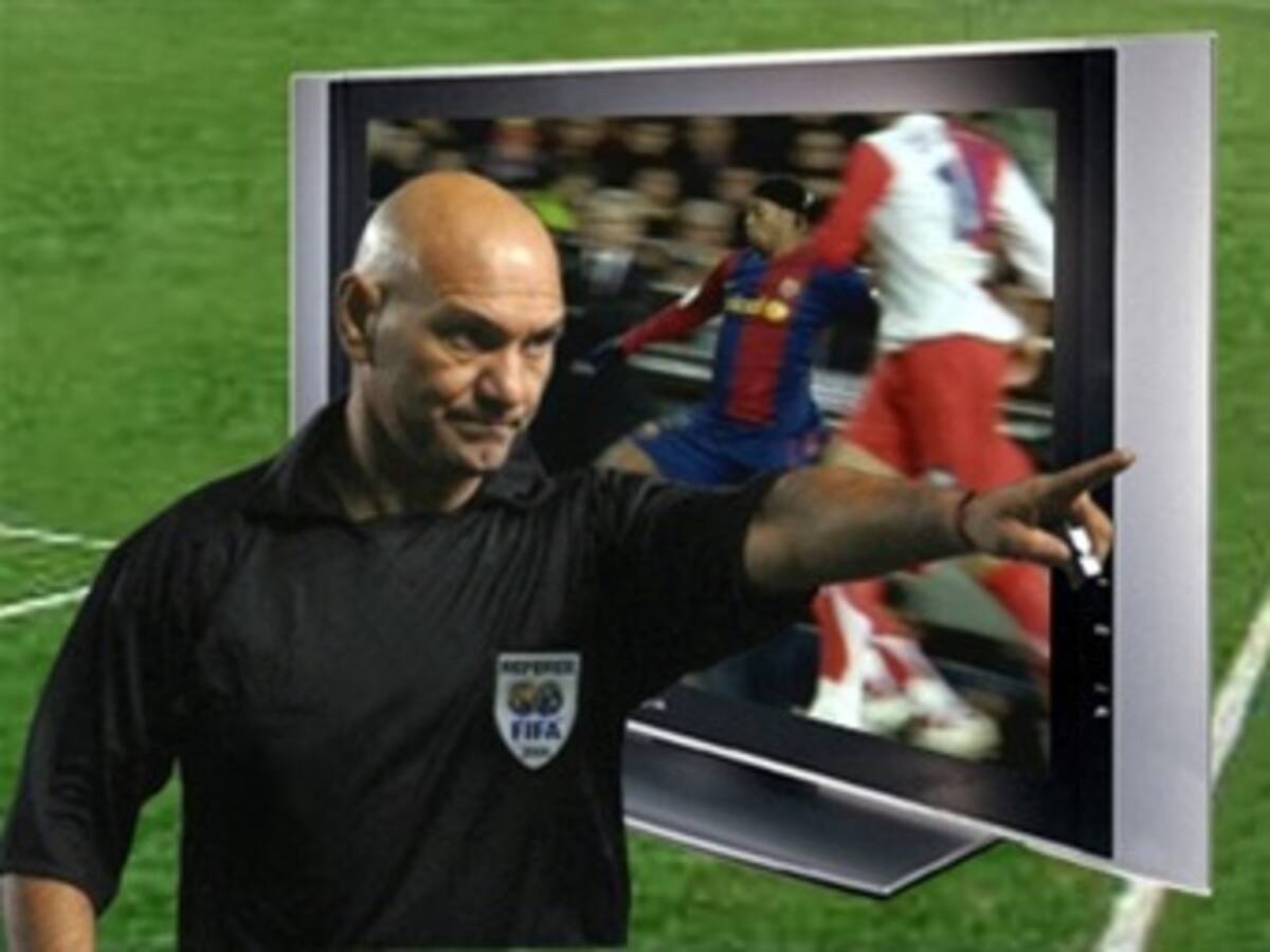 FIFA recibe propuestas para definir con tecnología errores arbitrales