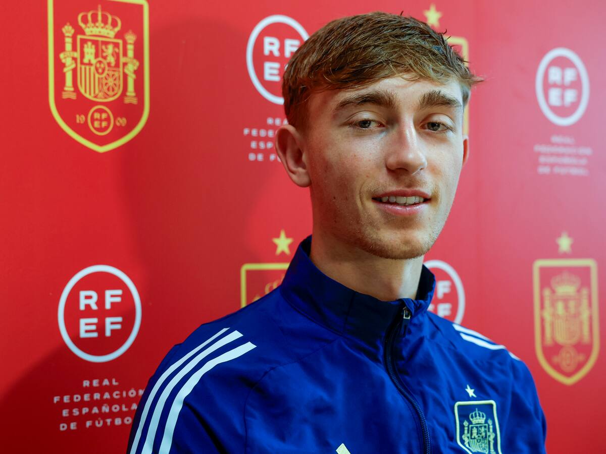 Oficial: Real Madrid ficha al defensa central Dean Huijsen