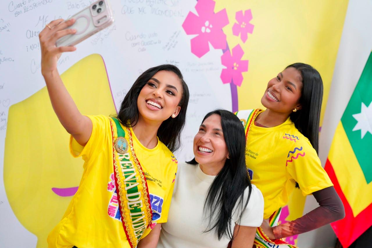 Liliana Majana, Gestora Social; Failyn Rodríguez, reina de Independencia y Ximena Silva, Srta. Cartagena.