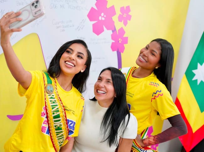 Liliana Majana, Gestora Social; Failyn Rodríguez, reina de Independencia y Ximena Silva, Srta. Cartagena.