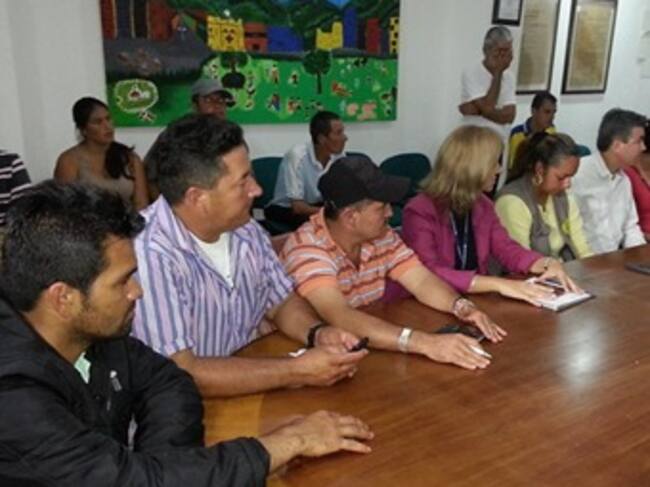 Diálogo entre Gobierno y campesinios. Foto: Colprensa.