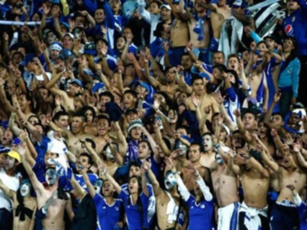 Hinchas de Millonarios fueron capturados en Perú por robo y posesión de armas antes del partido de Copa Sudamericana