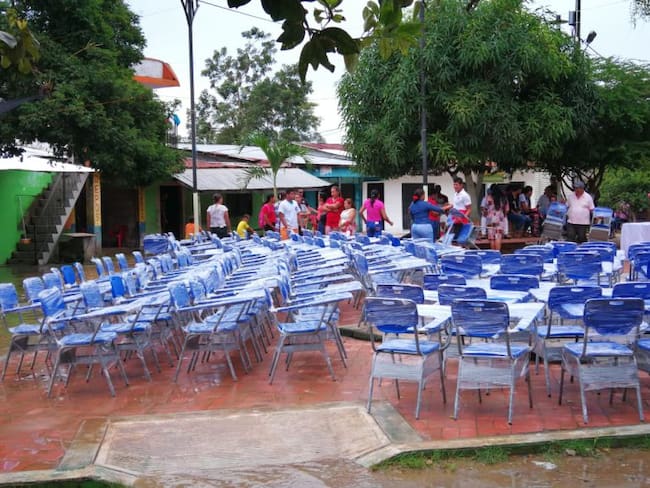 Entregan mobiliario escolar para víctimas del sur de Bolívar