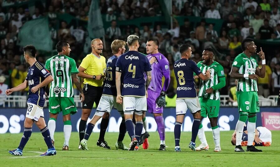 Momento del enfrentamiento en el clásico Nacional vs. Millonarios / Colprensa