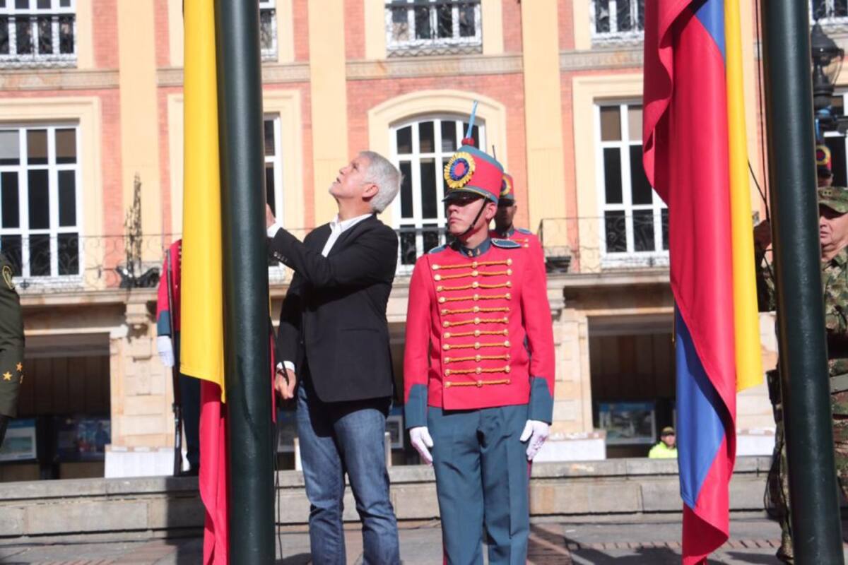 Más de 7.000 policías garantizan la seguridad en Bogotá. El alcalde Enrique Peñalosa hace un llamado para salir a votar.