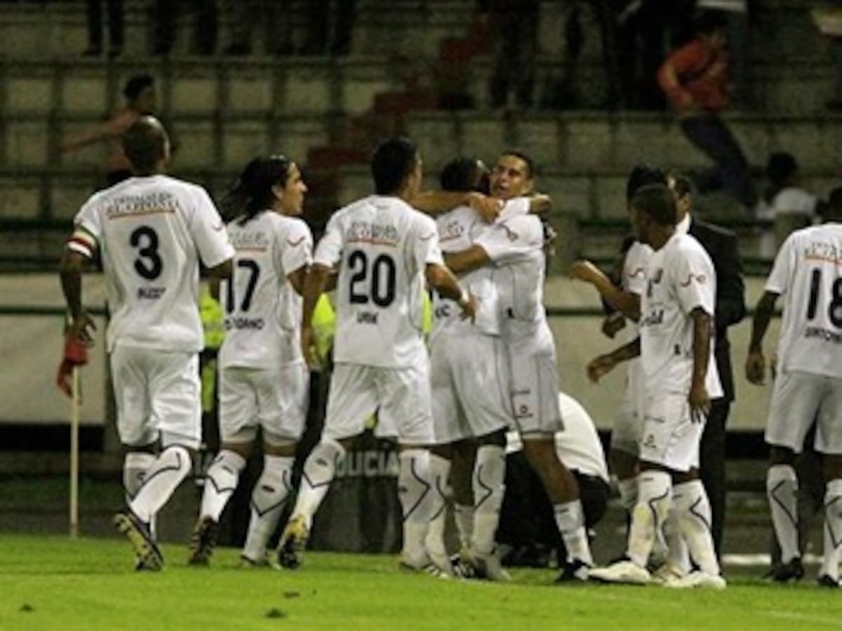 Once Caldas primer finalista. Santa Fe y Tolima definirán el segundo cupo