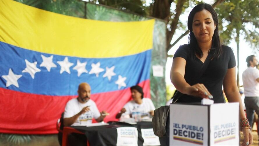 Oposición alerta de un posible fraude en comicios regionales de Venezuela. Foto: Getty images.