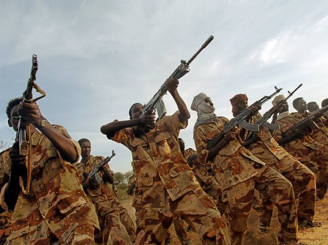 Rebeldes miembros del Ejército de Liberación Sudanesa en el Darfur.
(Foto: Lynsey Addario/Getty Images Reportage)