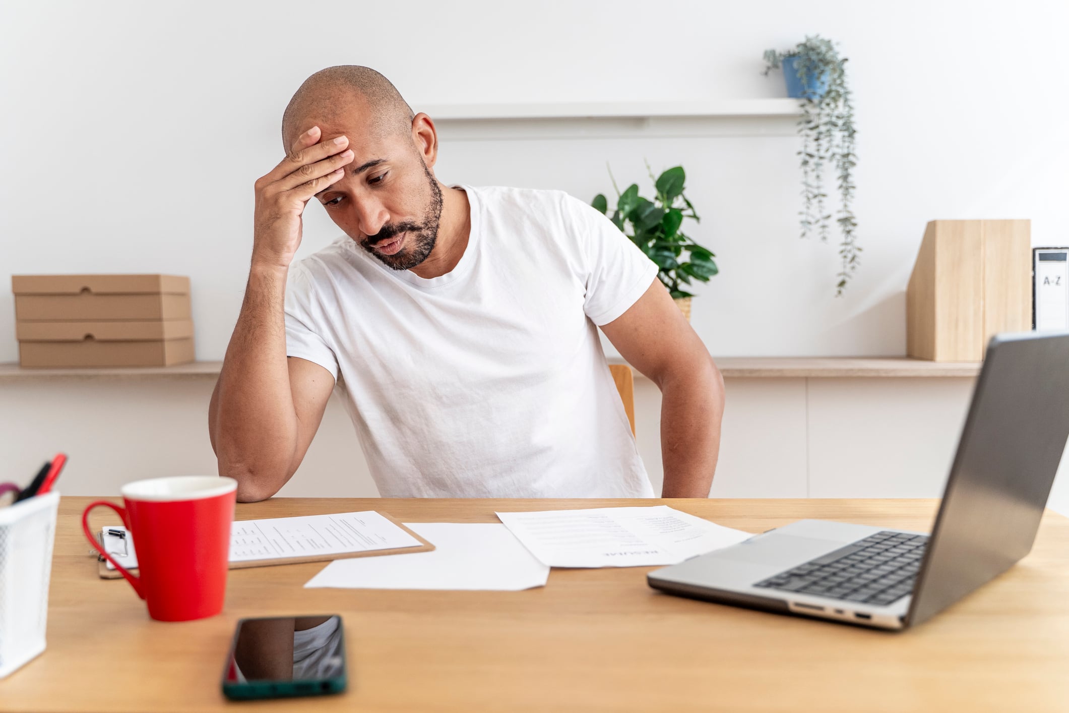 ¿De cuánto es la sanción por no actualizar el RUT 2026? Valor de UVT por día de retraso. Getty Images