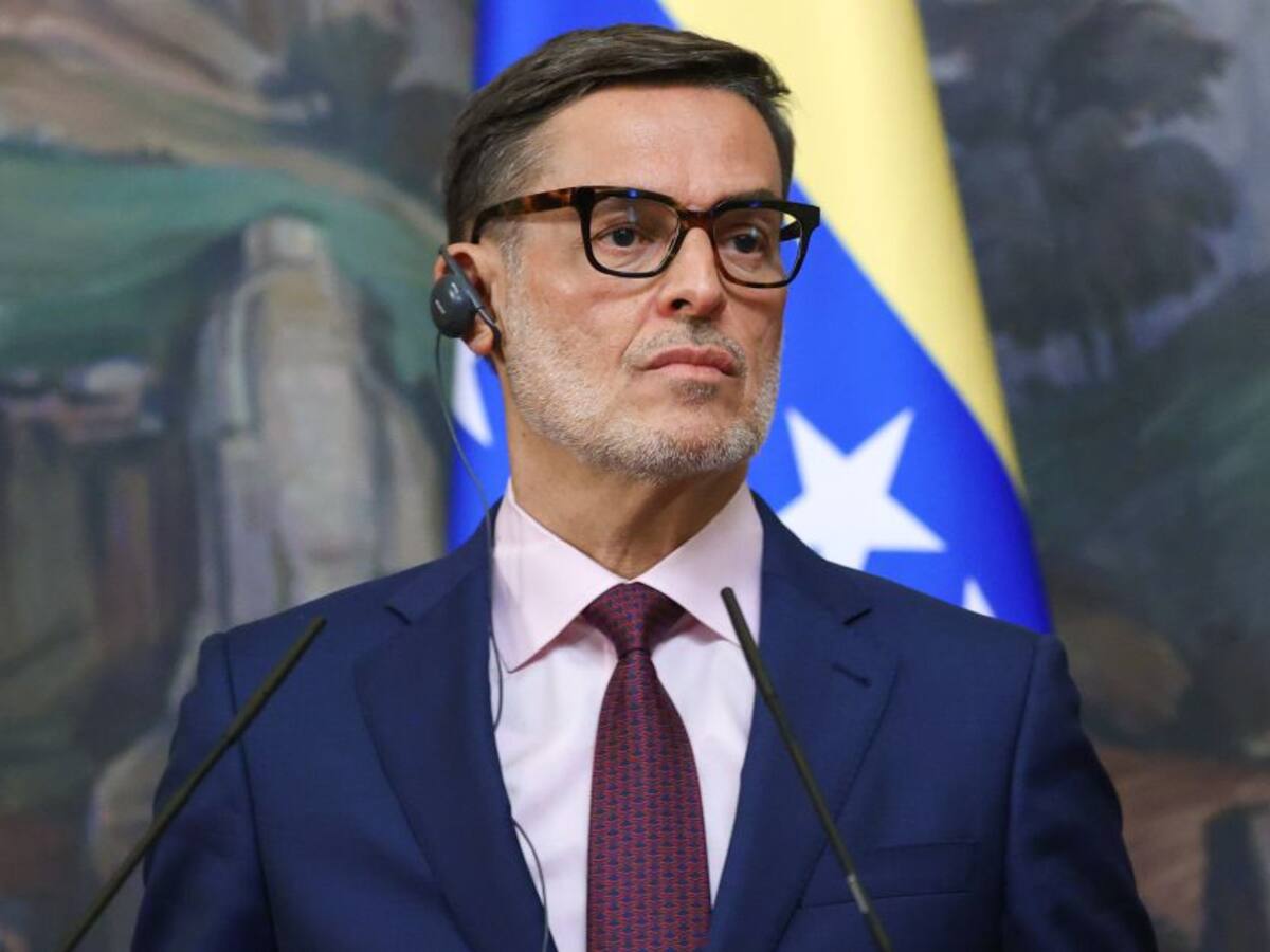 Canciller de Venezuela acusa a Duque de no respetar división de poderes