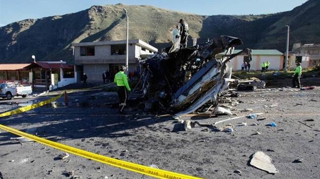 Vehículo accidentado en Ecuador no contaba con autorización para tránsito internacional. Foto: Agencia EFE