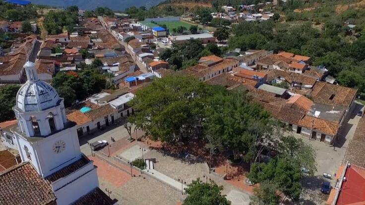 Polémica por toque de queda de 29 horas en municipio turístico