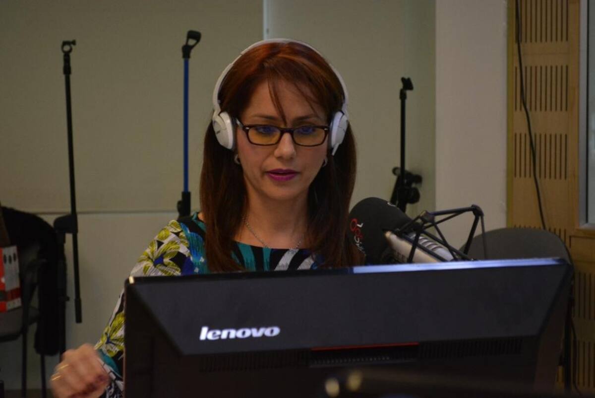 Tras dos décadas de estar inundando de humor a los colombianos, el admirado periodista se retira de La Luciérnaga, vea como desarrolla su último programa.