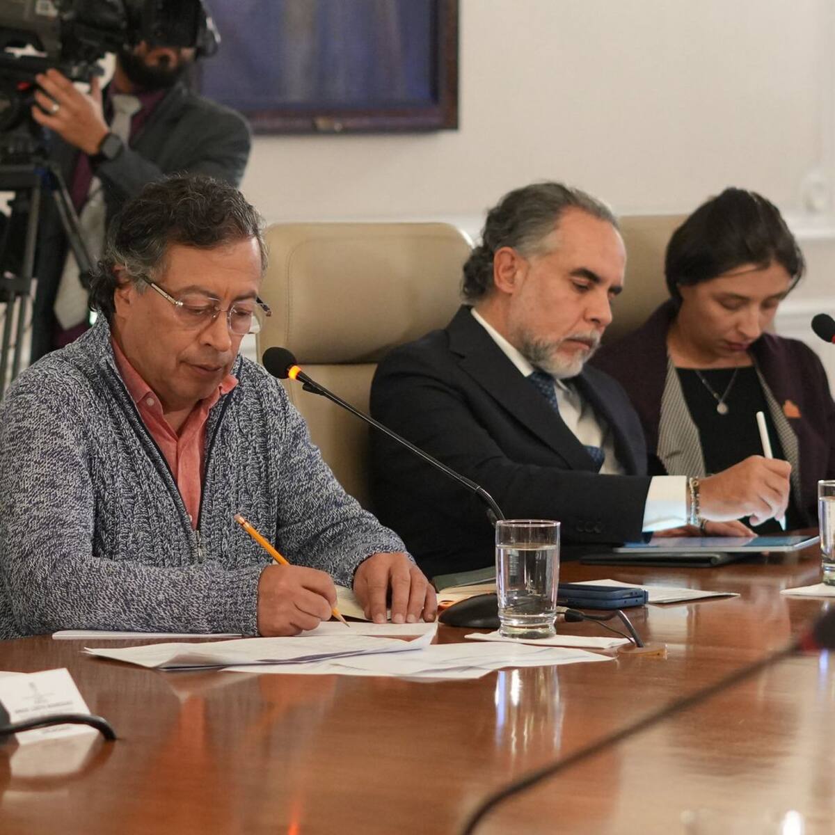 Petro denuncia censura tras tutela que busca prohibir la transmisión de los Consejos de Ministros