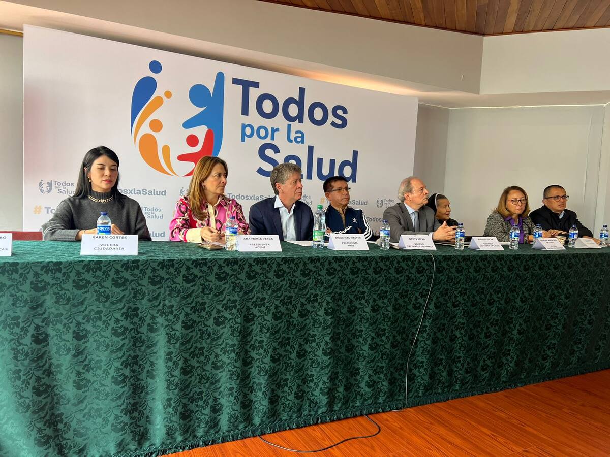 Movimiento ‘Todos por la Salud’ presentó decálogo de exigencias al gobierno por crisis del sistema