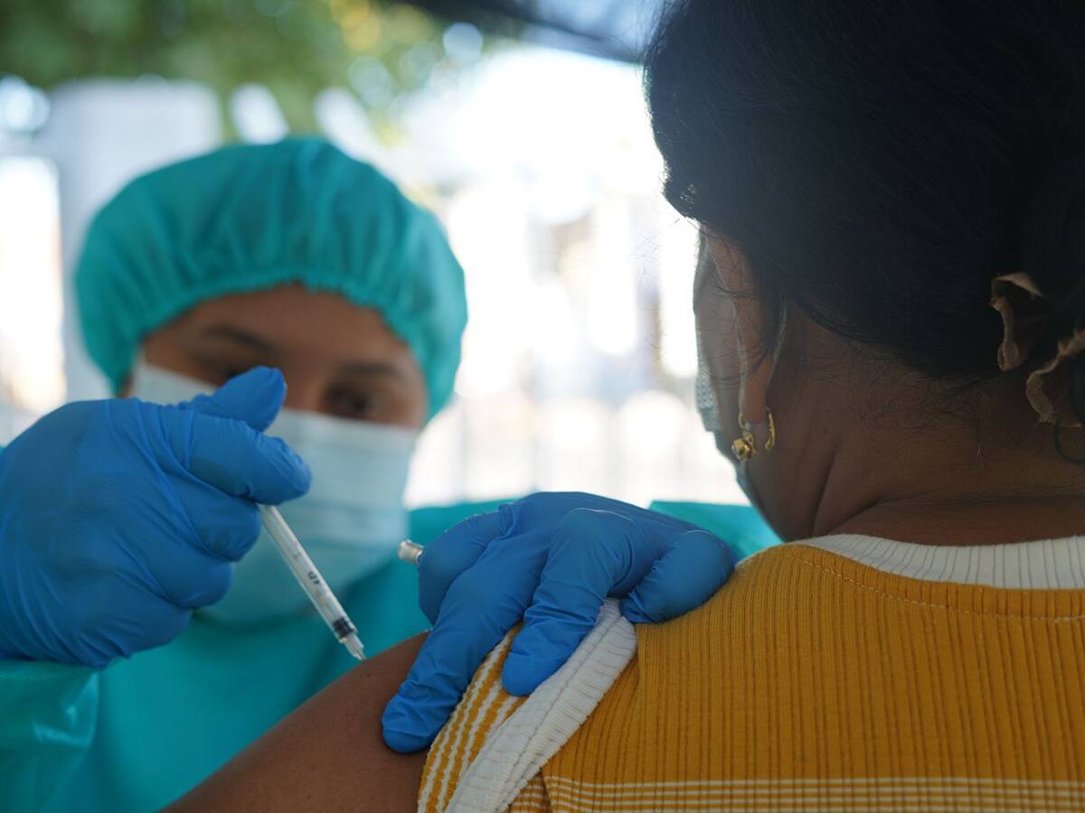 Más de 122.000 usuarios de Coosalud no se han colocado vacuna contra fiebre amarilla: ¿Dónde acudir?