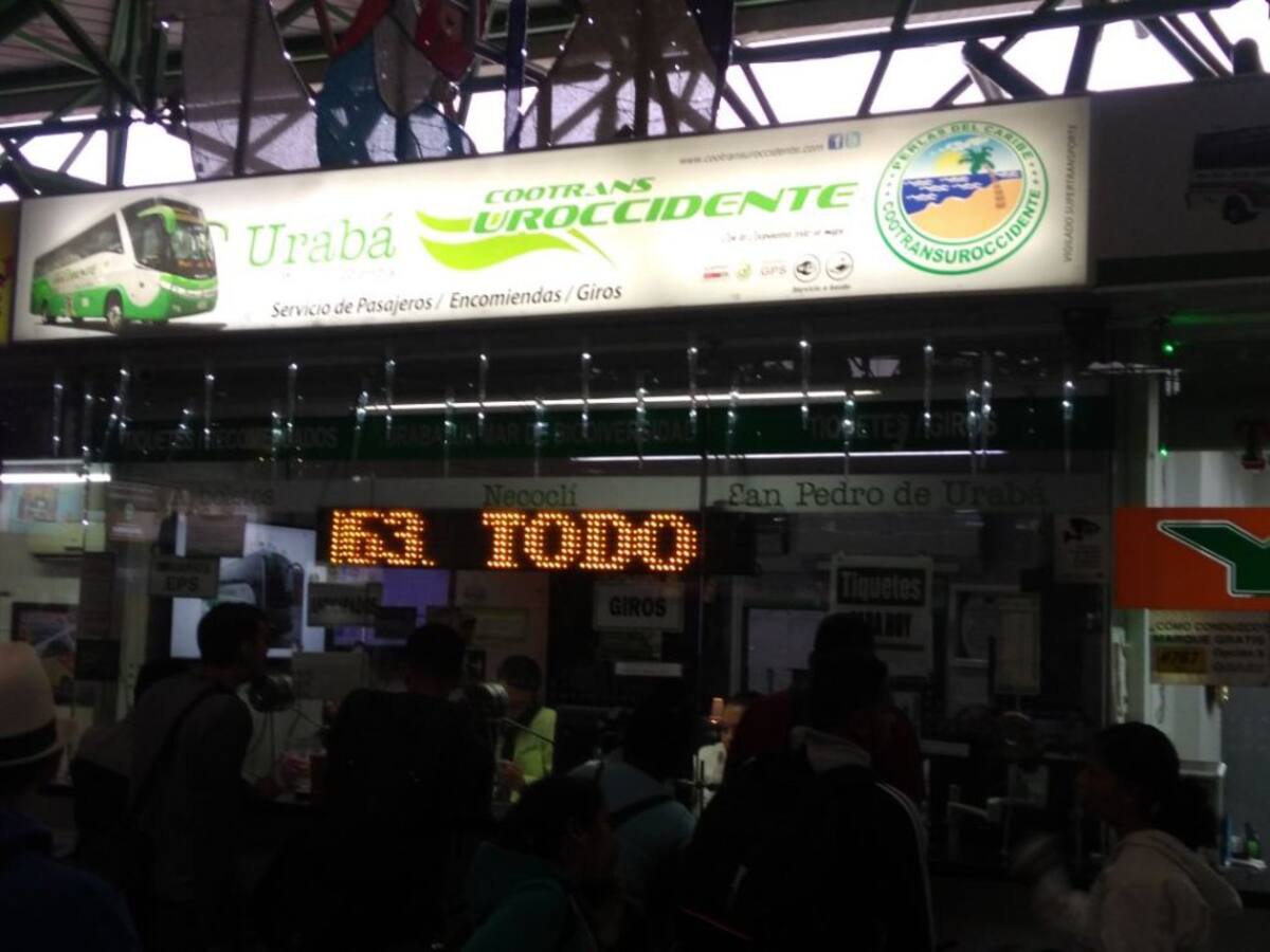 Arrancó en el Urabá el paro de transportes como protesta porque el próximo 1 de enero inicia el cobro de tres nuevos peajes en esta región por obras de la autopista transversal de la Américas.