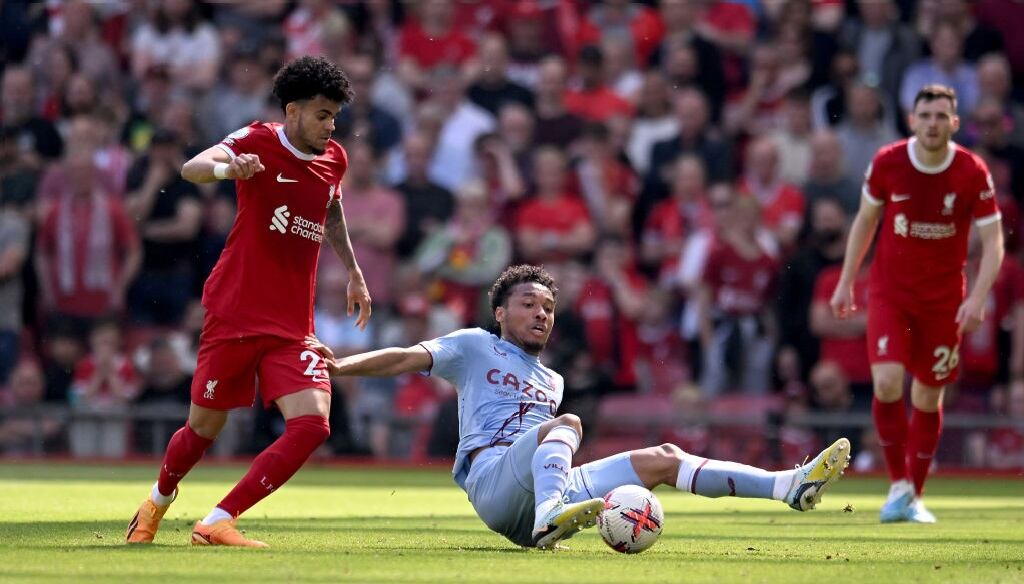 Luis Diaz en el partido ante Aston Villa en la Premier League. Getty Images