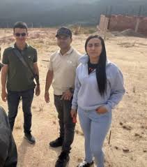 El mayor Fredy Alexis Russi González es oriundo del municipio de Pauna, y la patrullera Erica Tatiana Monroy Hurtado de Tunja.