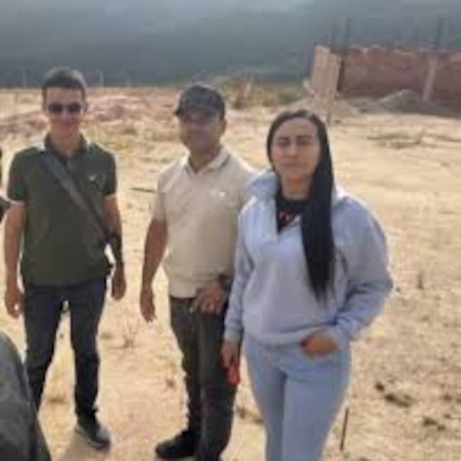 El mayor Fredy Alexis Russi González es oriundo del municipio de Pauna, y la patrullera Erica Tatiana Monroy Hurtado de Tunja.
