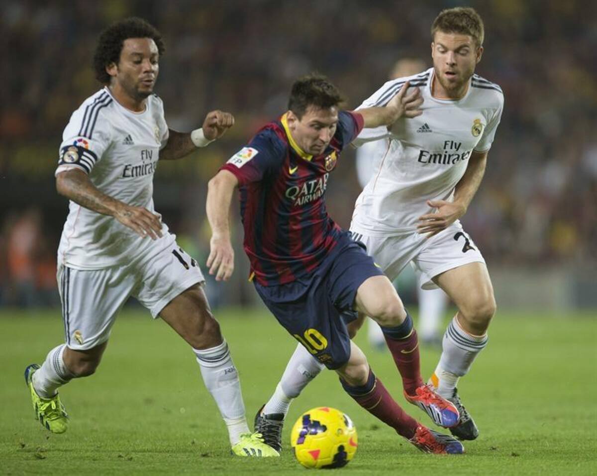 El conjunto catalán derrotó 2-1 a Real Madrid, en el clásico de la fecha 10 en España. Los goles de Barcelona fueron de Neymar y Alexis Sánchez. Jesé descontó para Real Madrid.