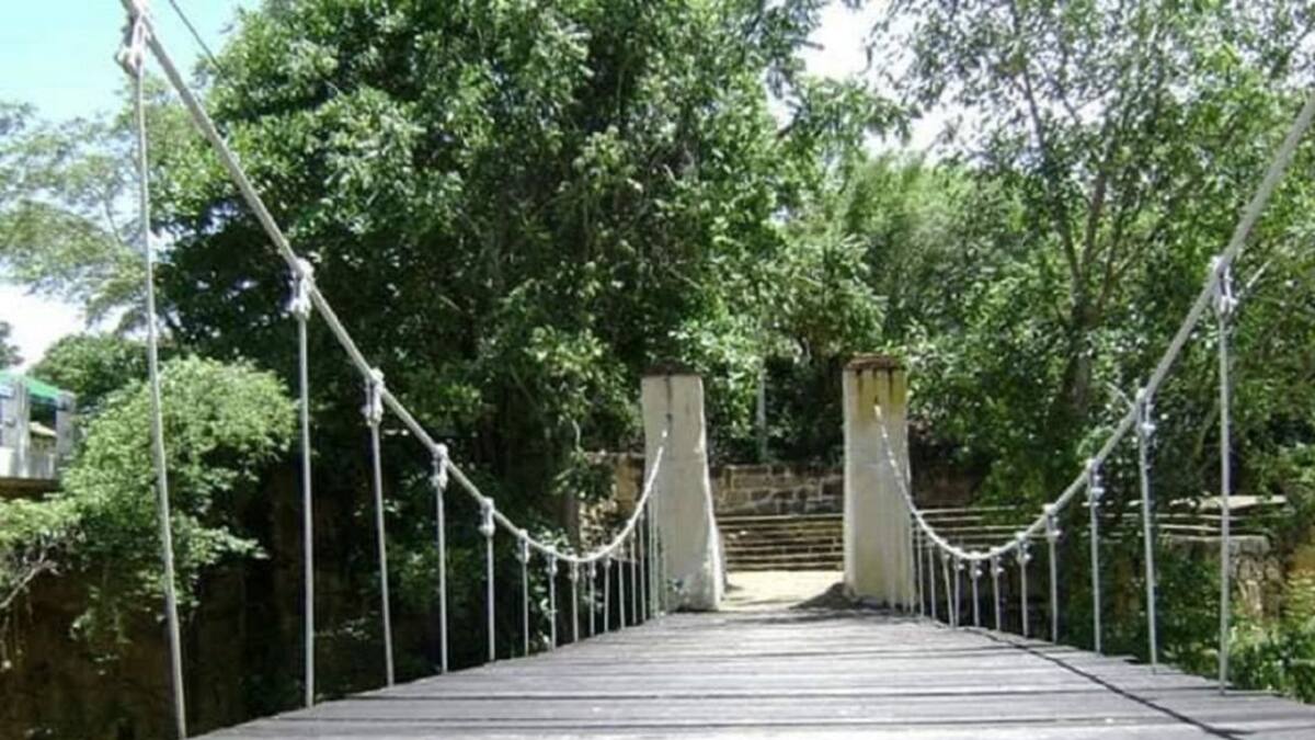 Mujer cayó de un puente colgante en San Gil
