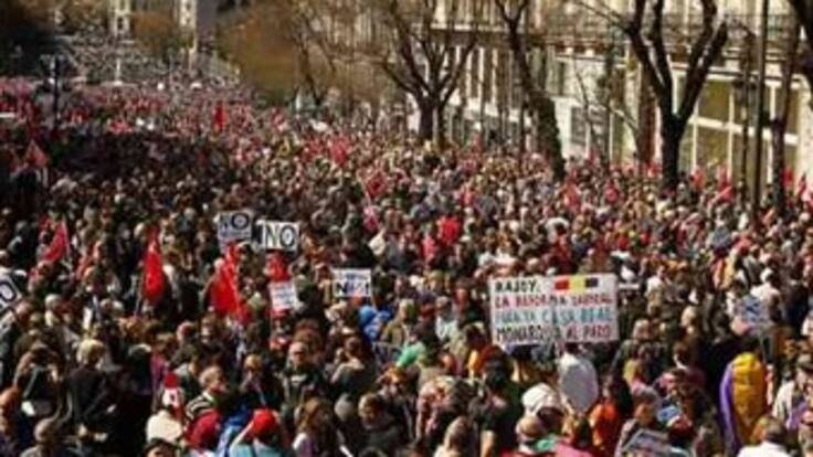 Mil personas protestan por la reforma a la salud