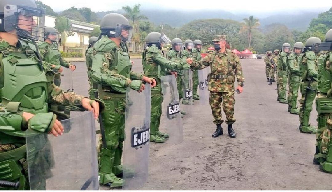 Recibimiento grupo especial de Policía Militar