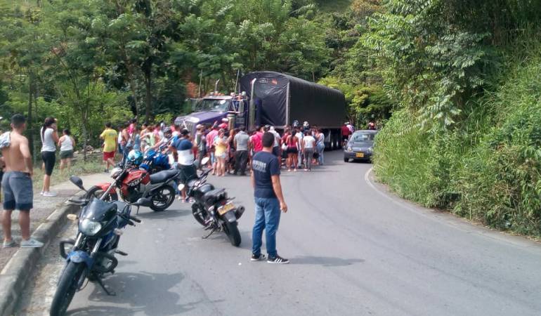 Accidente de tránsito en la vía Arauca - Anserma, Caldas