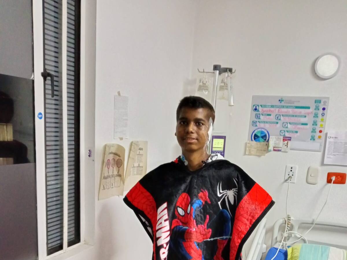 Joven atacado por perros necesita un permiso de protección temporal para quedarse en el país