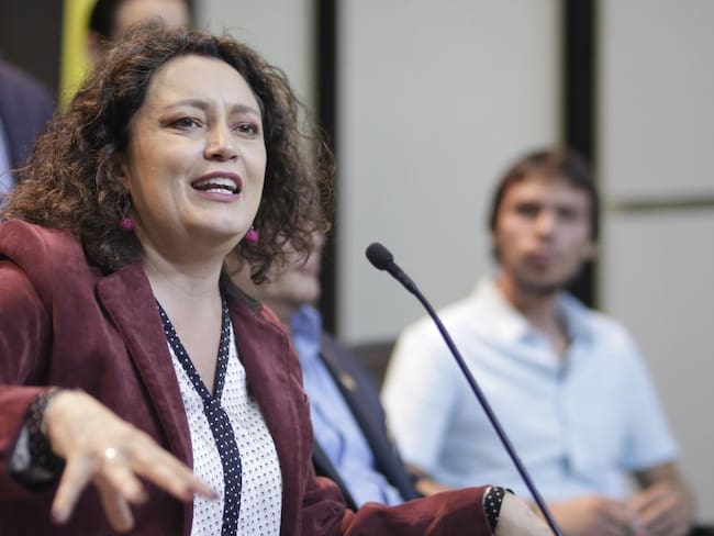 Angélica Lozano se disculpó por episodio en plena sesión del Congreso