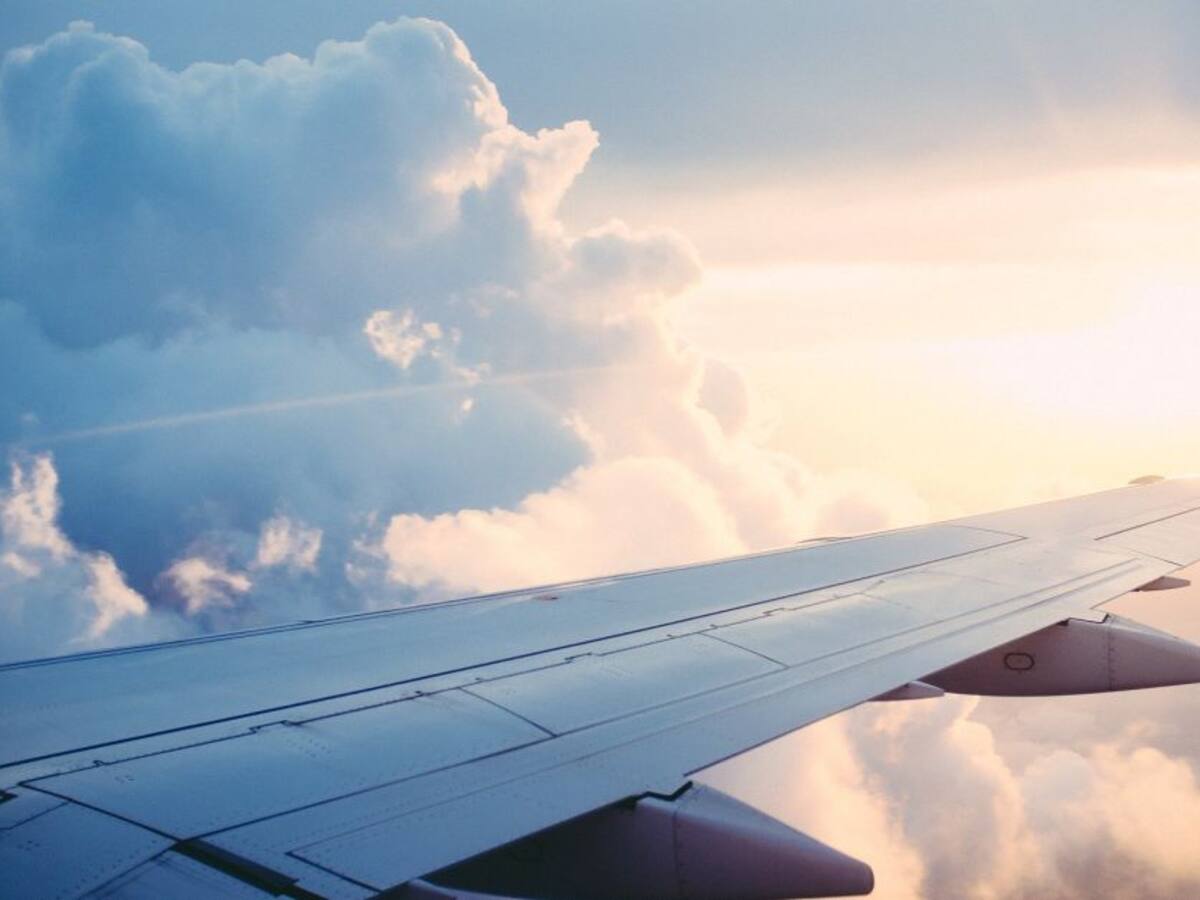 "Aviones son menos riesgosos para contagiarse de COVID-19": experto