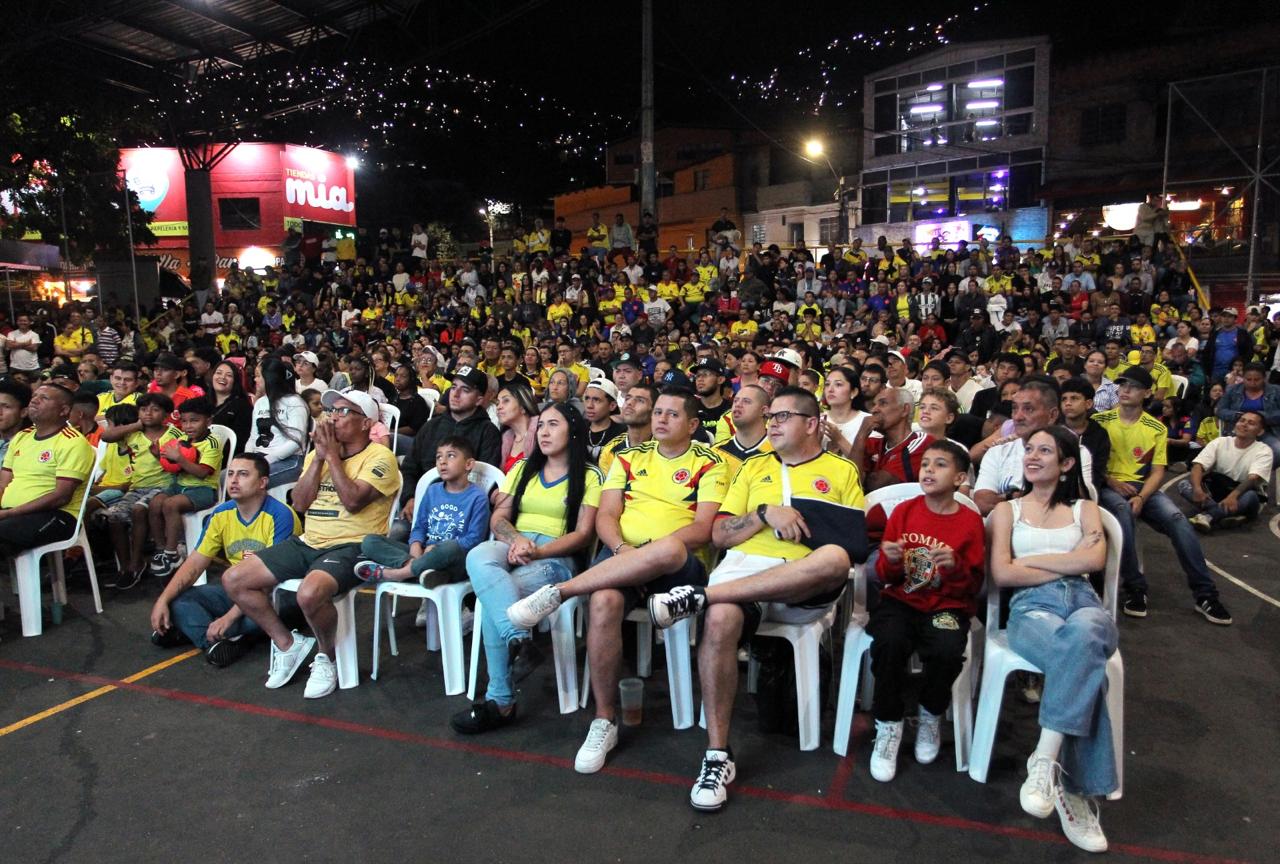 Pantallas gigantes para ver a la selección en Medellín. Foto: Alcaldía de Medellín.