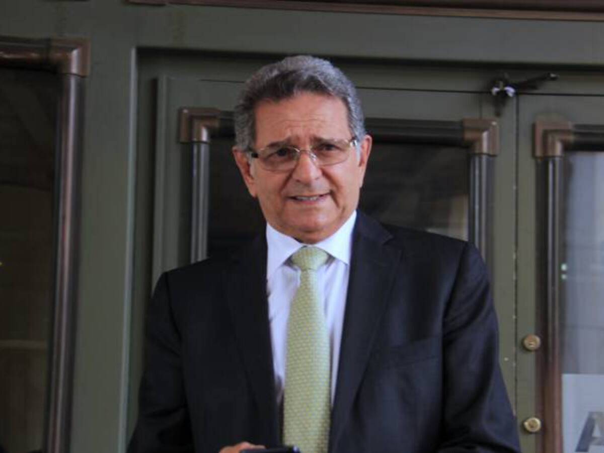 La JEP admite de nuevo al exsenador Julio Alberto Manzur Abdala