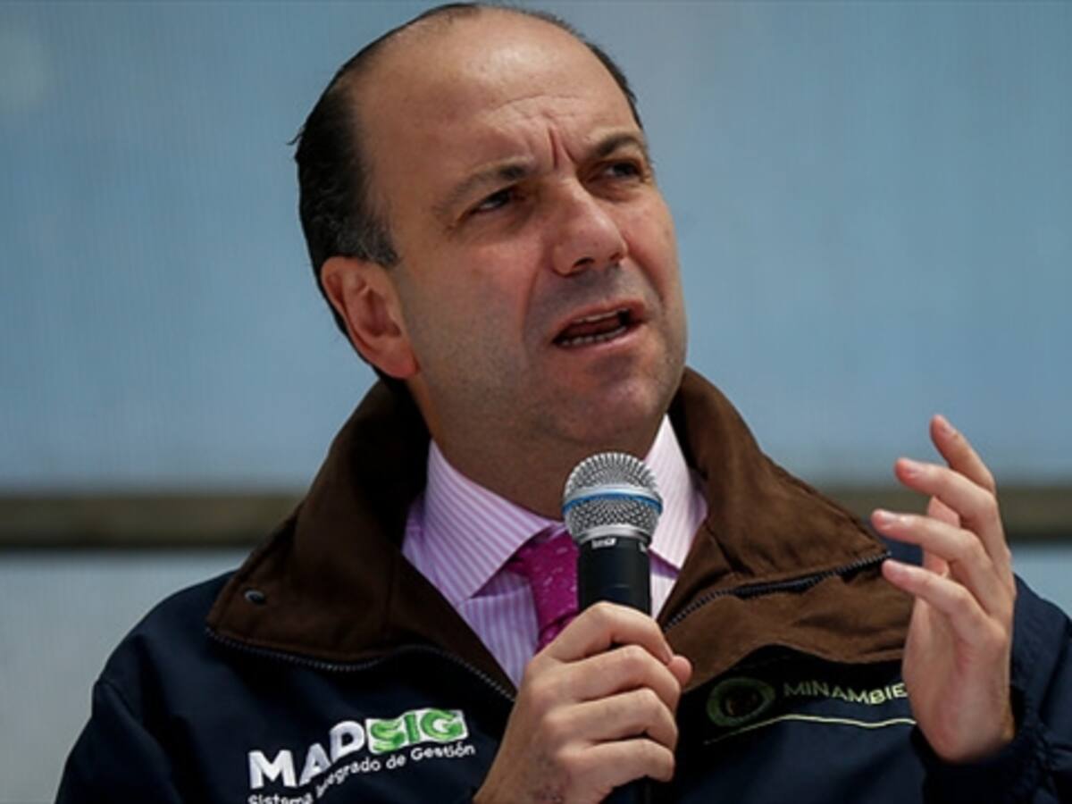 El país lleva 50 años devastando, deforestando, contaminando por la guerra