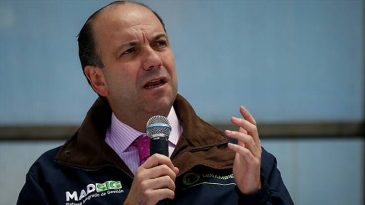 El país lleva 50 años devastando, deforestando, contaminando por la guerra