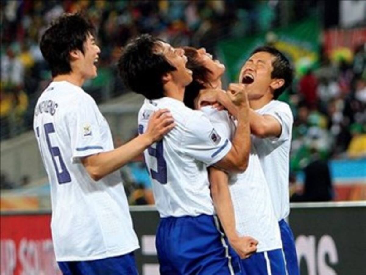 Corea del Sur clasifica a octavos al empatar 2-2 con Nigeria en Durban