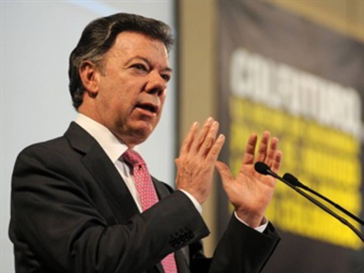 'Si realmente desean la paz, deben dejar en libertad a todos los secuestrados”: Santos